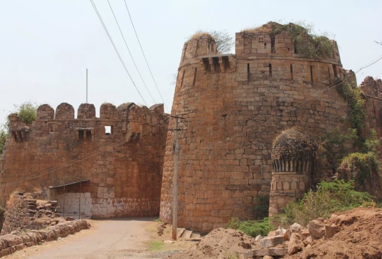 Ramdurg Fort, Belagavi (Belgaum), Karnataka - Vushii.com Ramdurg Fort, Belagavi (Belgaum), Karnataka - Vushii.com